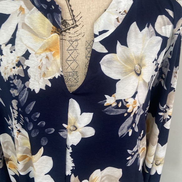 Sew In Love Cream Sheath Dress with V-Neck and long sleeve - Picture 5 of 8